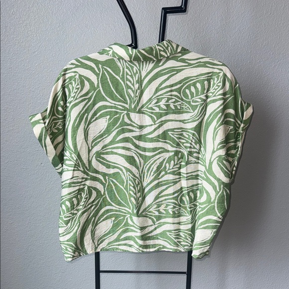 Peach Brand Green Leaf Print Button Down Shirt - Picture 5 of 6